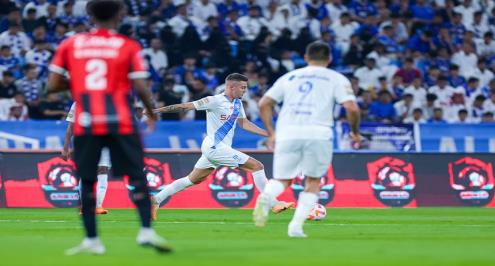 "نطحة" مثيرة.. بطاقتان حمراوان لسافيتش ولاعب الرائد (فيديو)